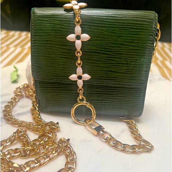 Accessories - Gold chain with extension